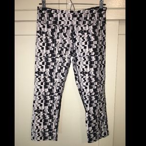 Calvin Klein capris workout pants- size medium